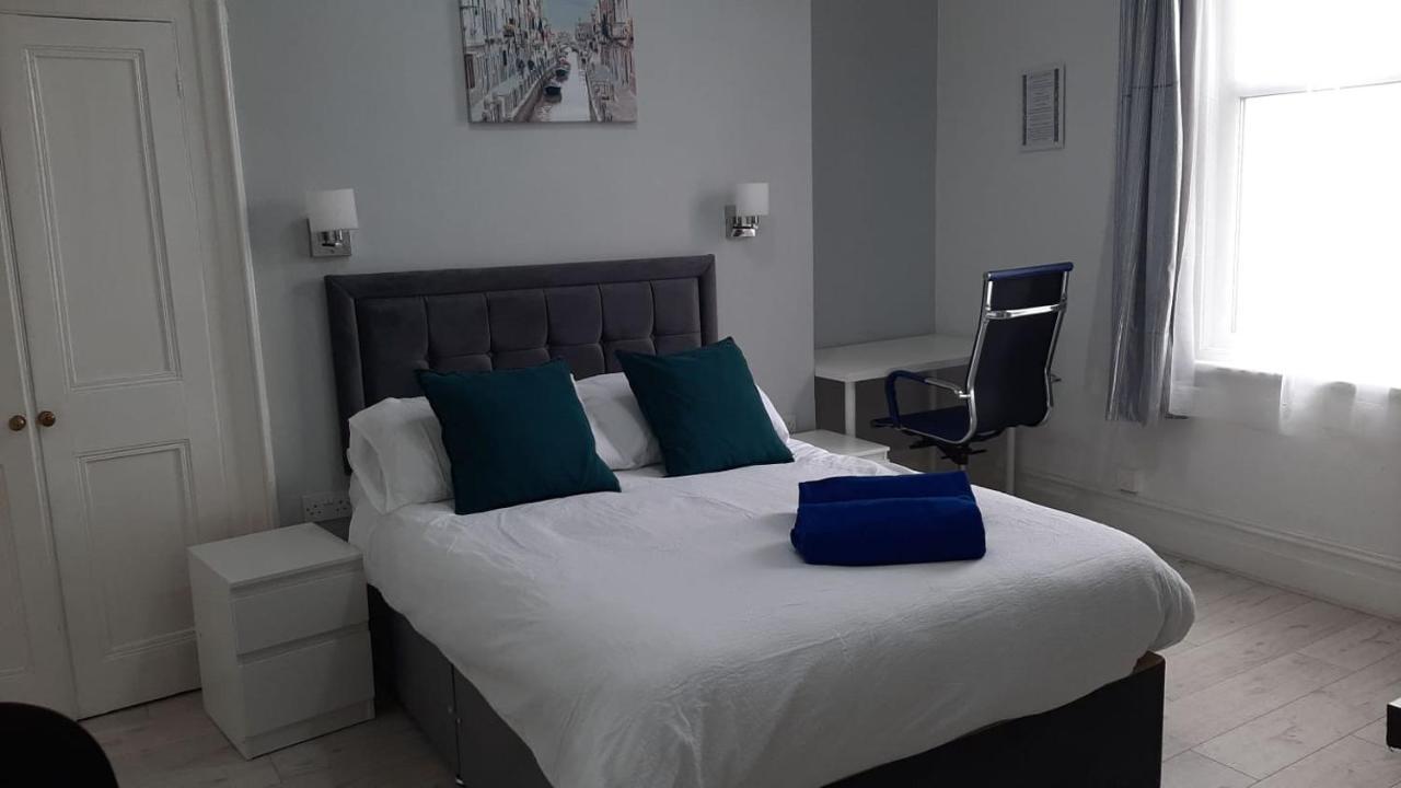 Regency Guesthouse แมนเชสเตอร์ ภายนอก รูปภาพ