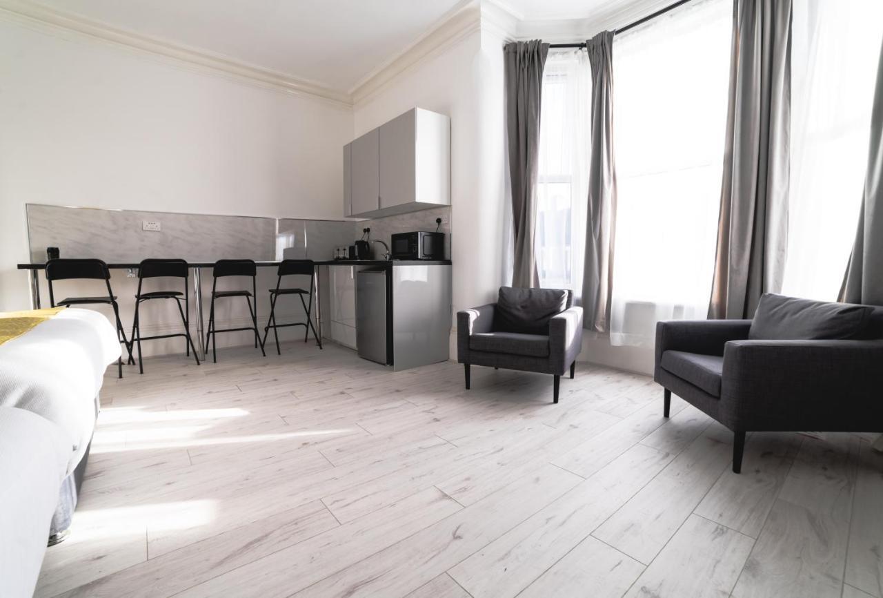 Regency Guesthouse แมนเชสเตอร์ ภายนอก รูปภาพ