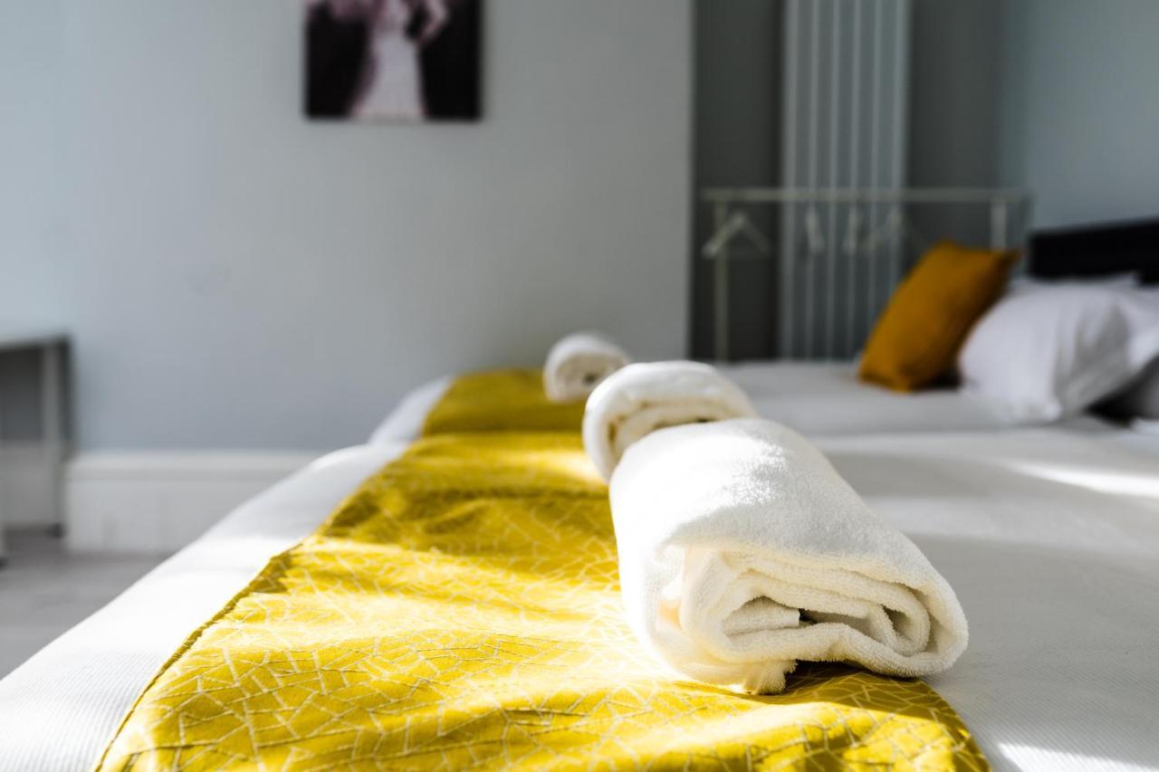 Regency Guesthouse แมนเชสเตอร์ ภายนอก รูปภาพ