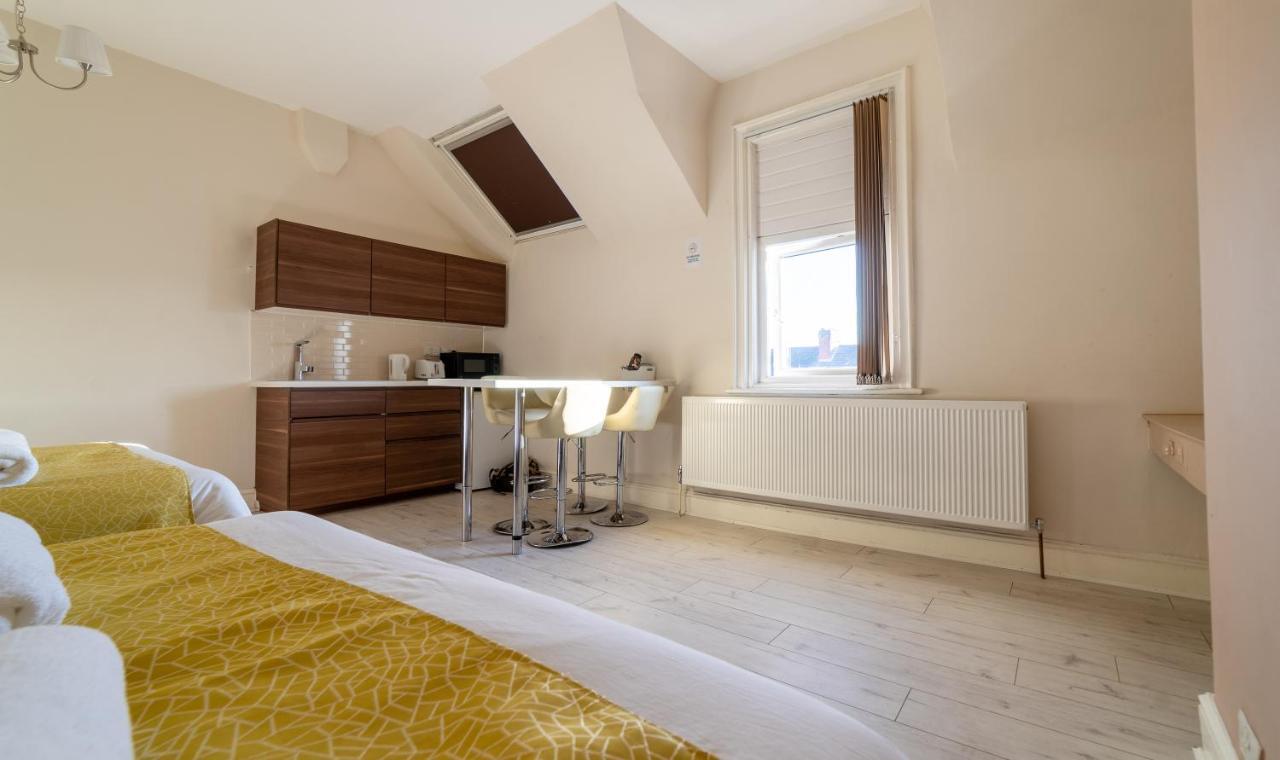 Regency Guesthouse แมนเชสเตอร์ ภายนอก รูปภาพ